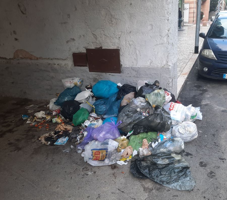 Dalla Regione Puglia 2 milioni ai Comuni contro l’abbandono dei rifiuti