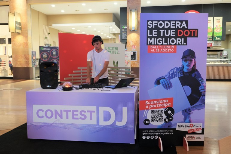 Un biscegliese in gara al contest tra DJ al Gran Shopping Mongolfiera di Molfetta