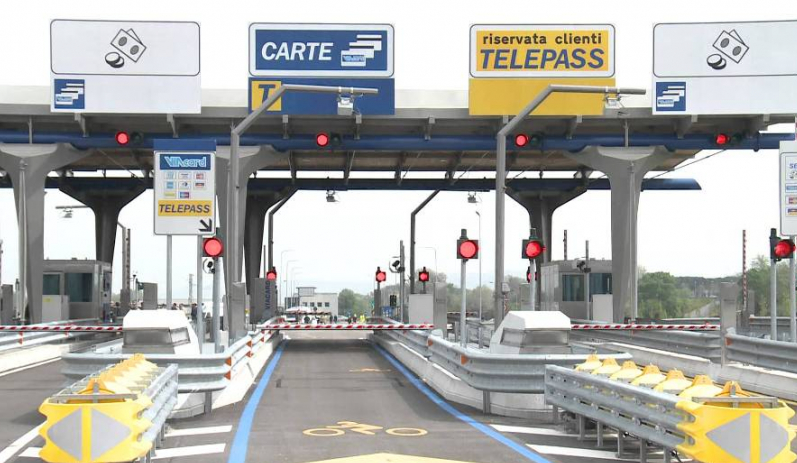 Autostrada: chiusa per una notte la stazione Andria-Barletta