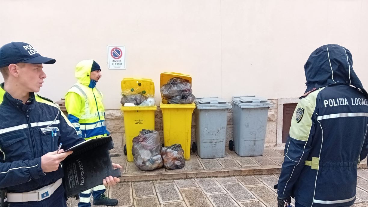 Continuano i controlli sui conferimenti di rifiuti, 52 sanzioni nei mesi di gennaio e febbraio