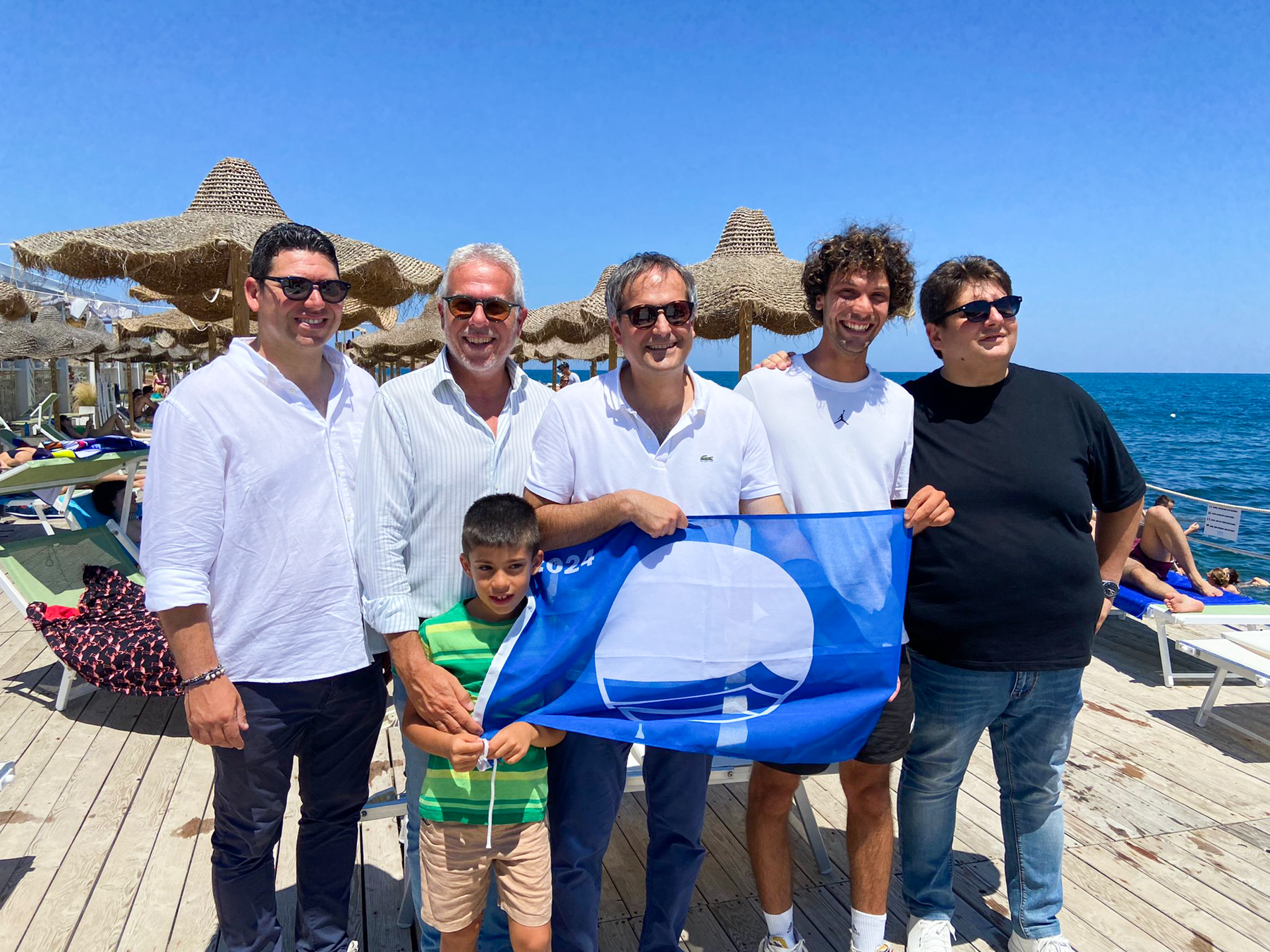 Angarano consegna le bandiere blu alle spiagge libere attrezzate con servizi e ai lidi