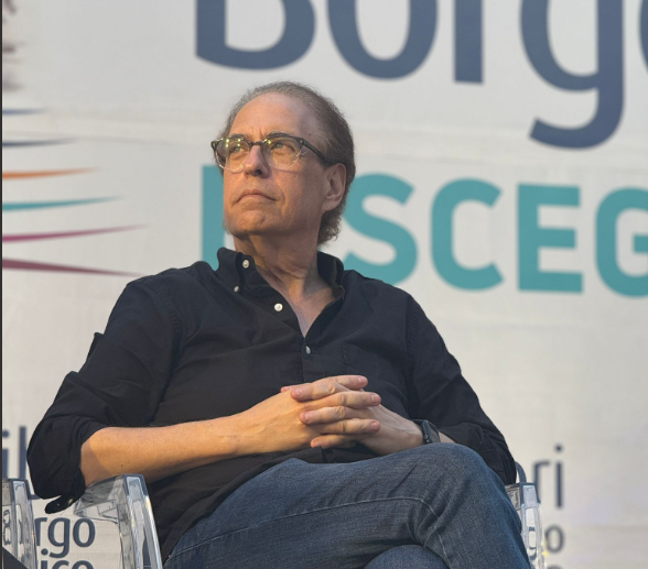 Glenn Cooper a Bisceglie apre con successo la strada per Libri nel Borgo Antico 2024