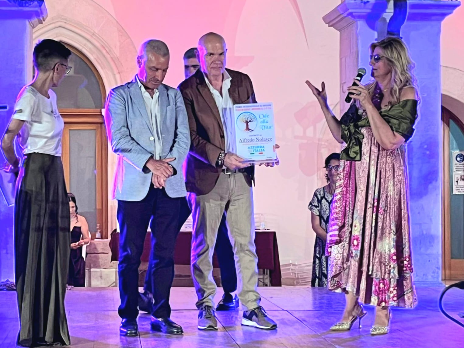 Il giornalista Alfredo Nolasco premiato per i successi della comunicazione di Universo Salute