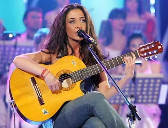 Bisceglie: la cantautrice Leda Battisti incanta il pubblico presente