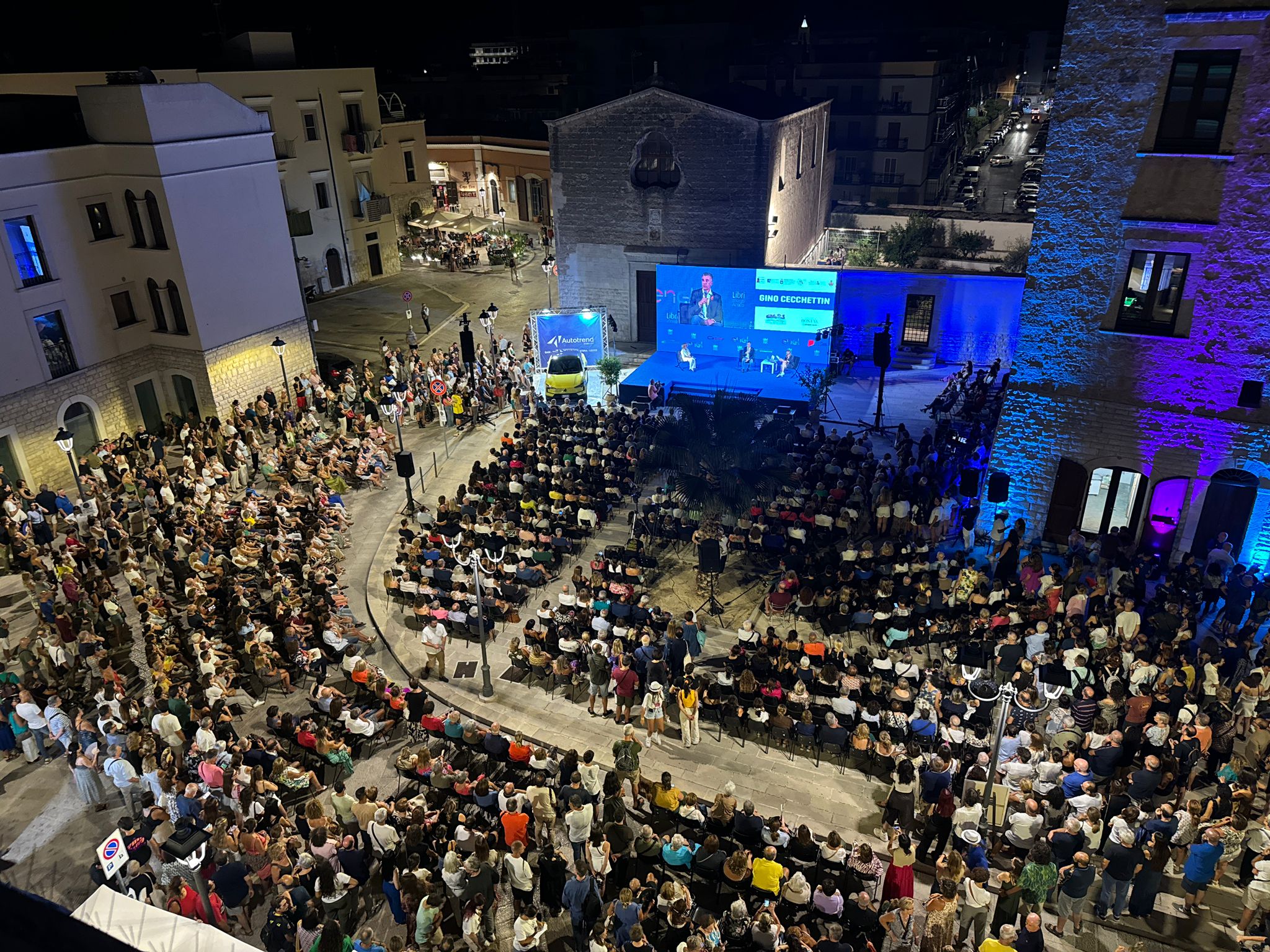 Piazze gremite per la prima serata di Libri nel Borgo Antico: il programma del sabato