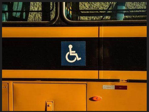 Disabili, il padre di un ragazzo autistico di Bisceglie “bacchetta” Angarano
