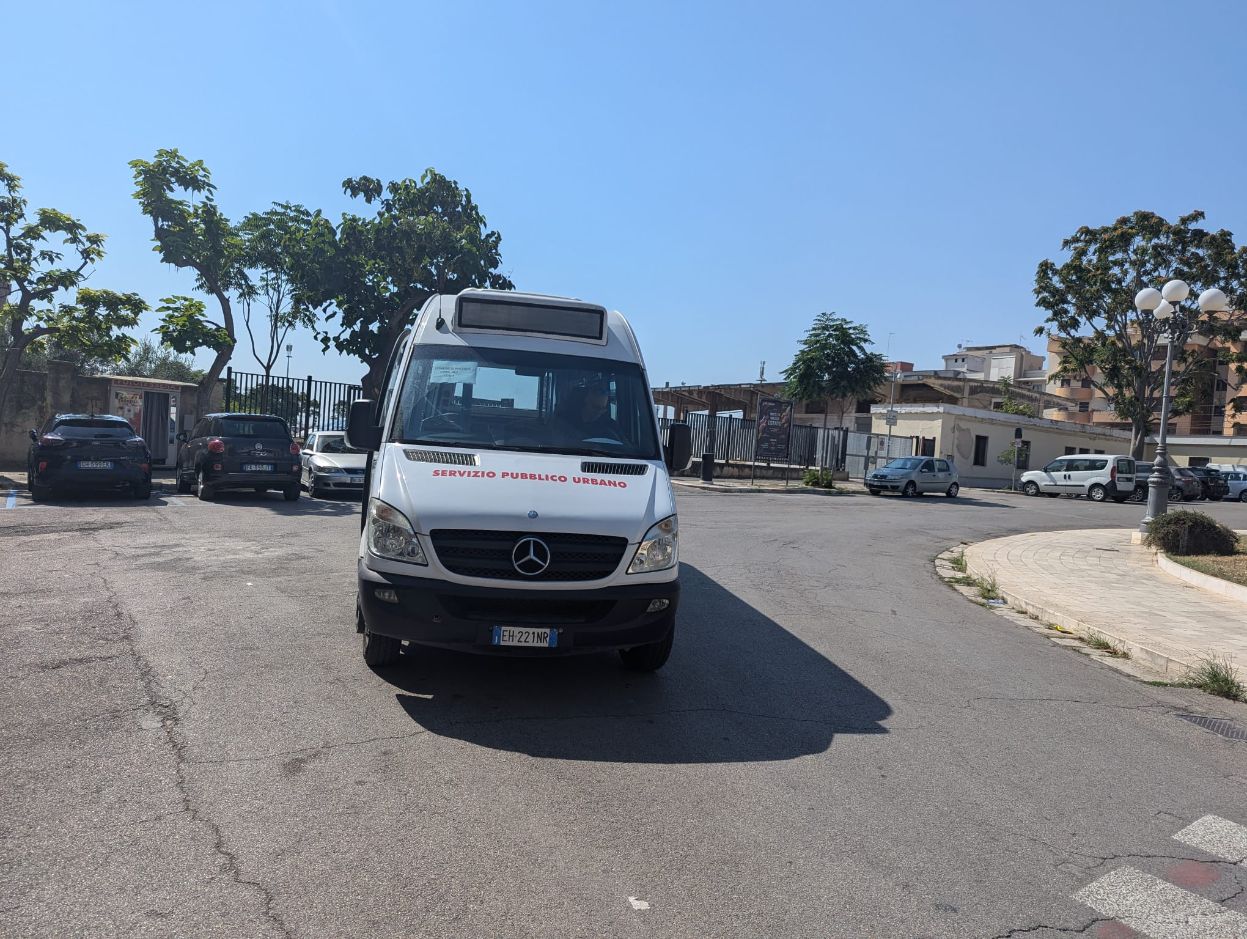 Ripartono il trasporto scolastico per gli alunni con disabilità e il servizio navetta per gli studenti della Monterisi