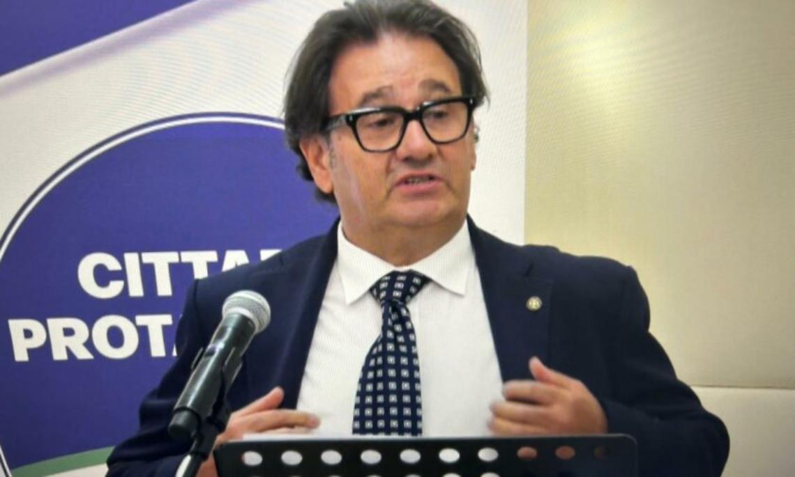 Cosmai si dichiara indipendente, bufera politica a Bisceglie