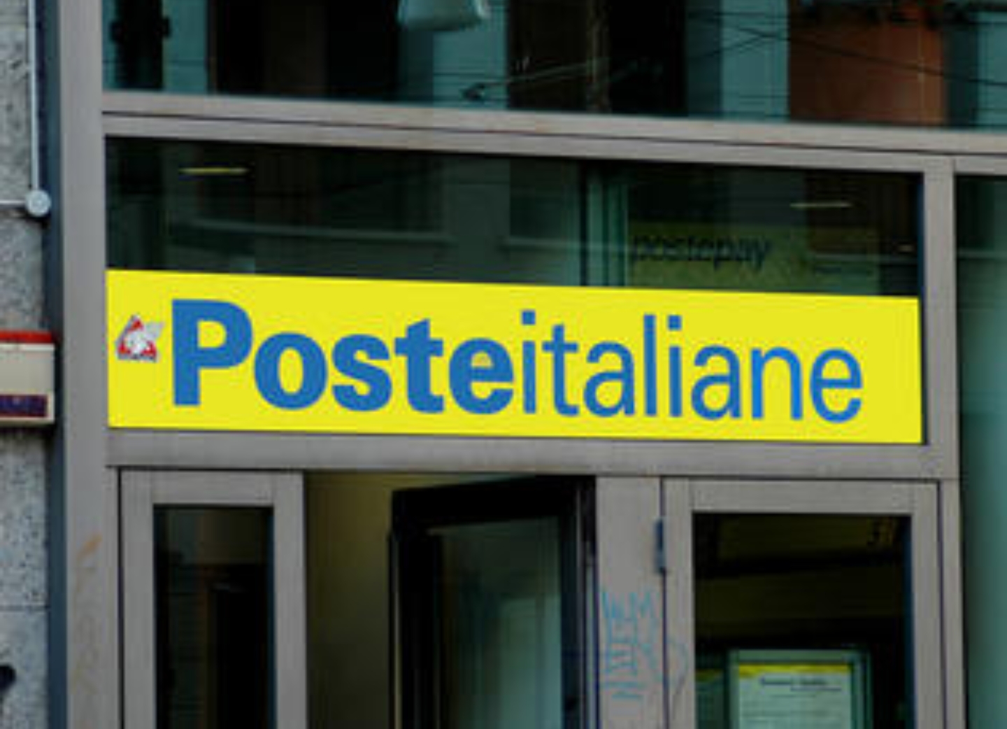 Anche a Bisceglie tornano attivi i bancomat negli uffici postali