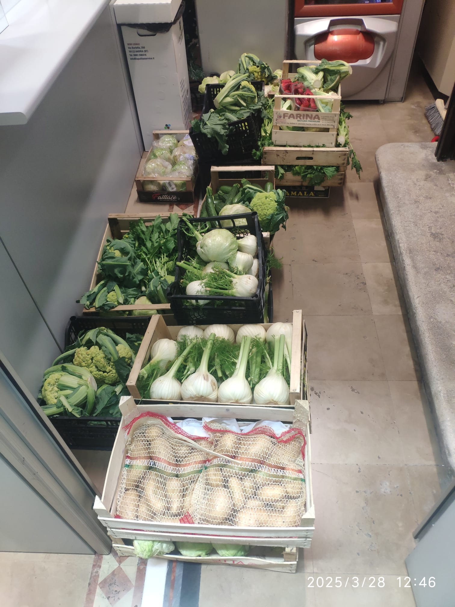 Attività commerciale senza licenza e in zona vietata, multe e sequestri in operazione congiunta