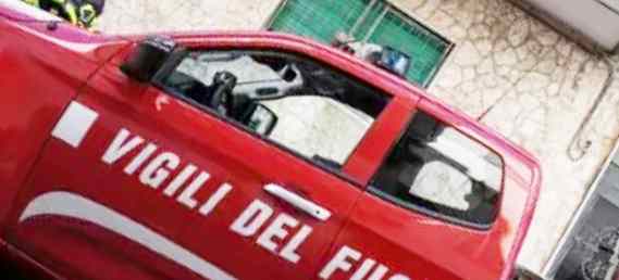 Tragedia a Bisceglie: corpo carbonizzato tra le fiamme di un incendio in via Copenaghen