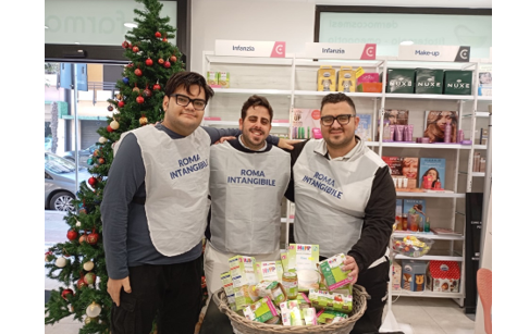 Soms Roma Intangibile: solidarietà e spirito natalizio con la raccolta alimentare per i bambini