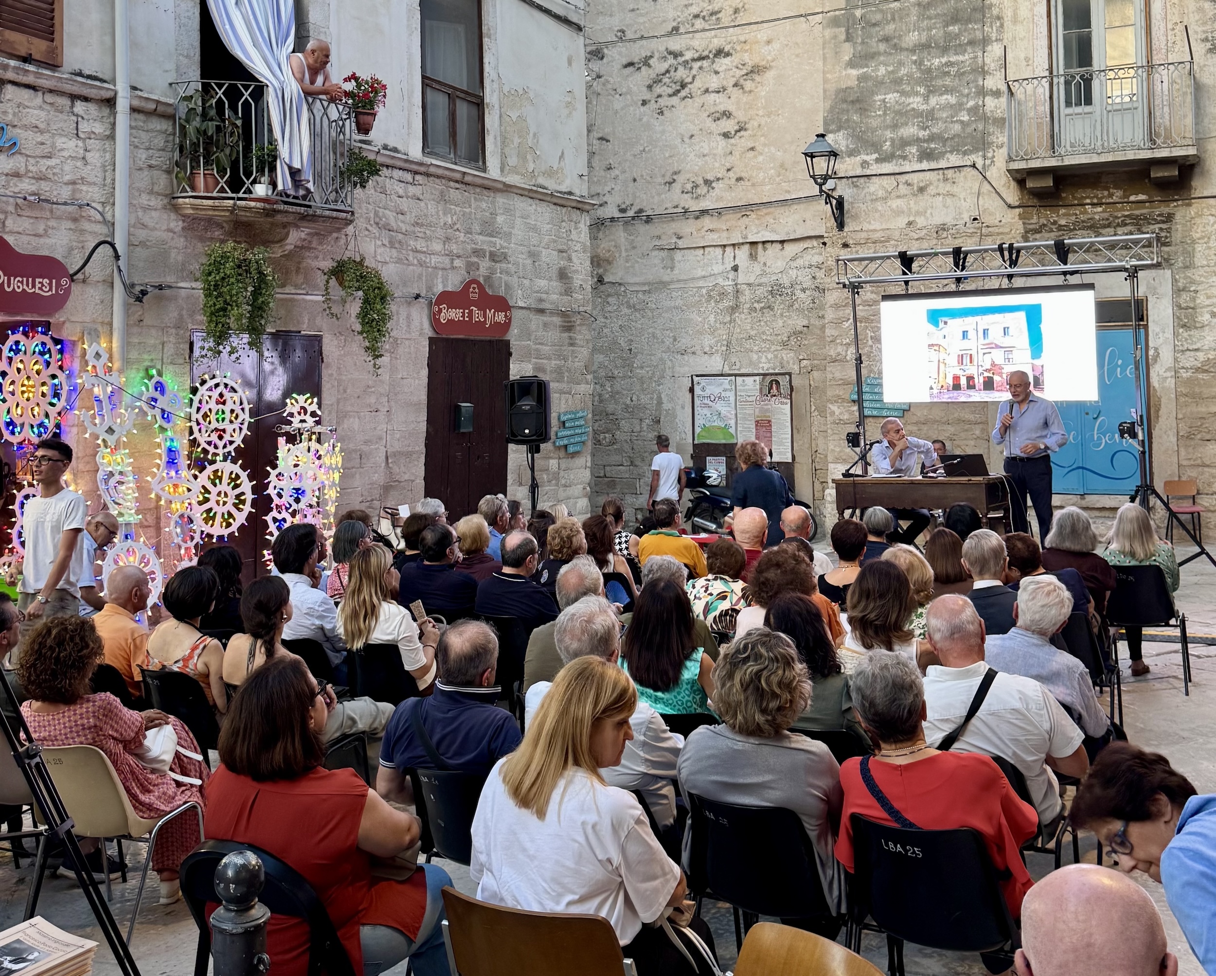 10mila Libri al Borgo, due nuovi appuntamenti per i Consigli di lettura al tramonto in Piazza Duomo